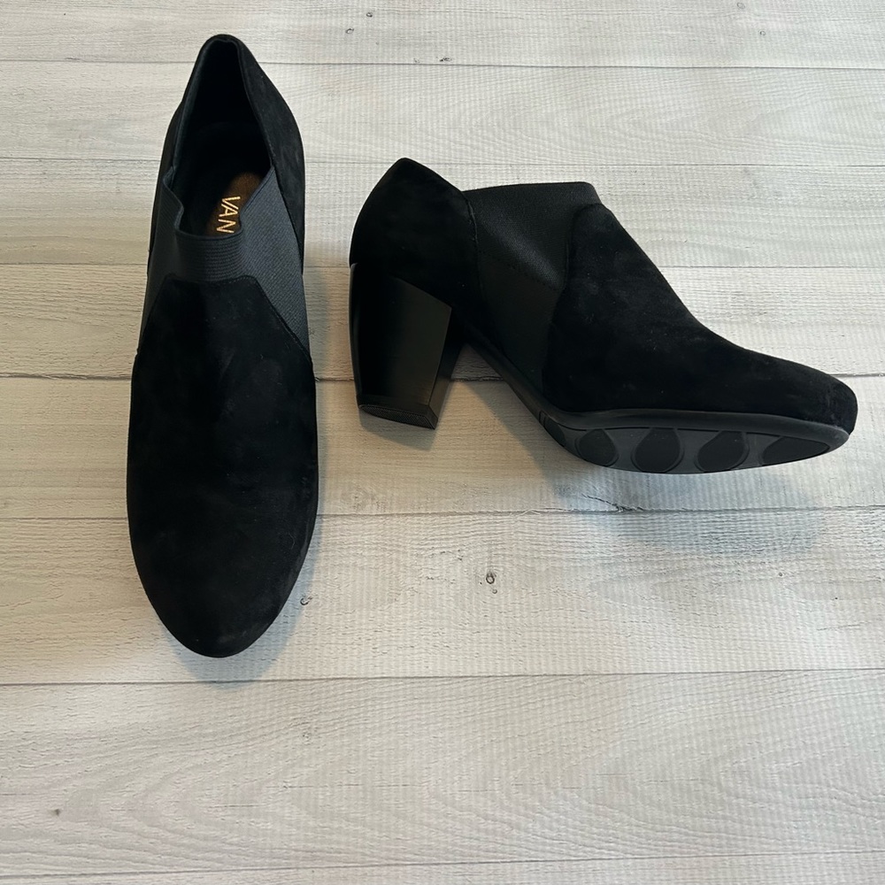 Vaneli Women’s Black Suede Ankle Boots Size 9.5